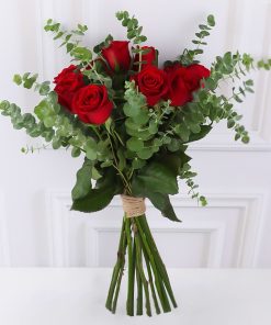 دسته گل رز قرمز