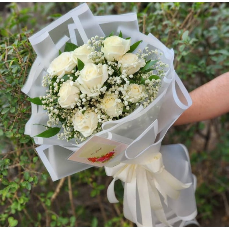 دسته گل رز هلندی سفید