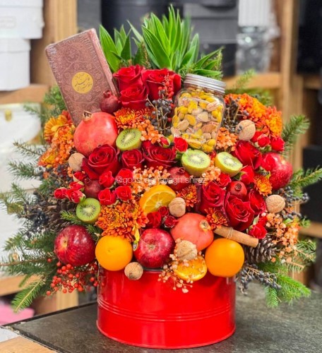 باکس یلدایی میوه و گل