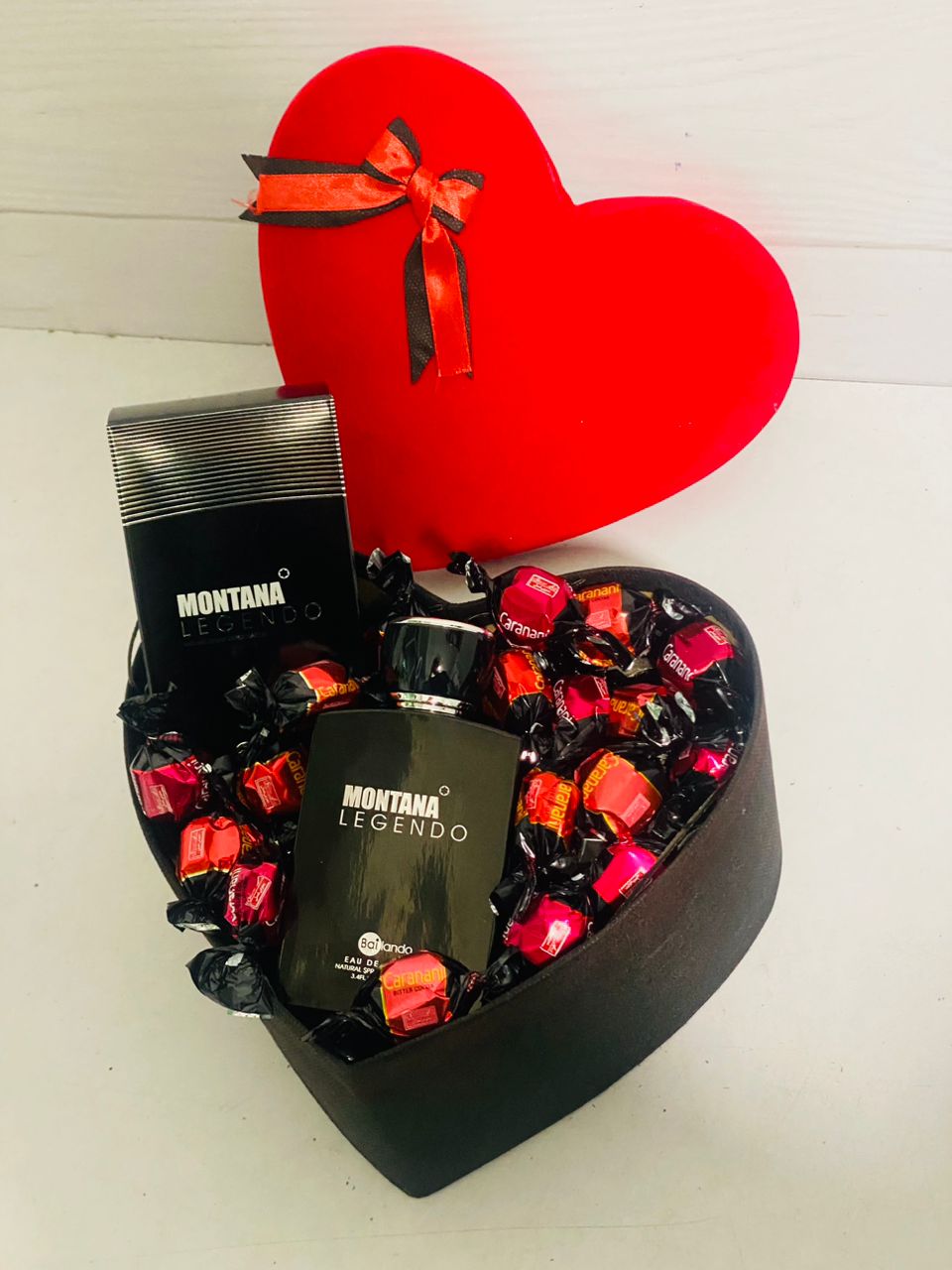 باکس هدیه شکلات و ادکلن